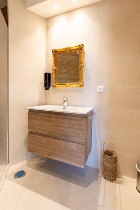 Apartment Tribuna Iii By Ele Malaga